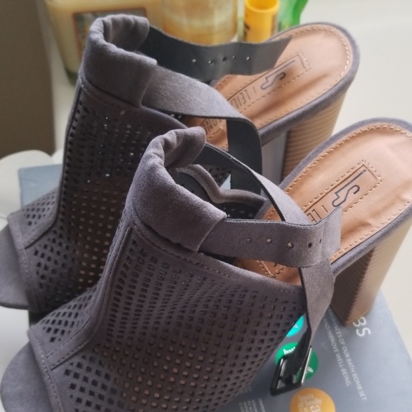 Booties - Picture 4 of 4